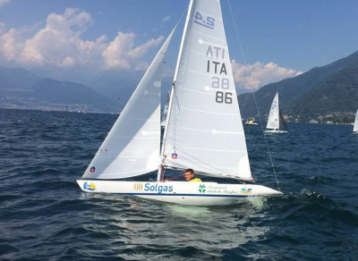 Vela: bene la Liberi nel vento nella regata nazionale 2.4mR sul Lago di Como